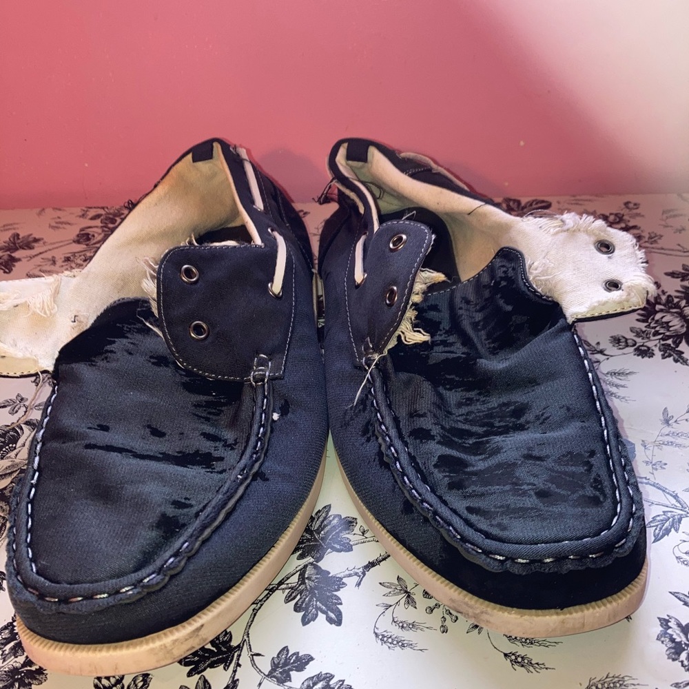 Shoes - Picture 2 of 3